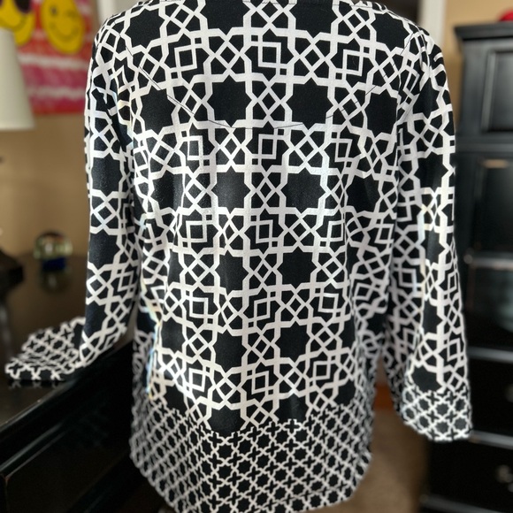 Ruby Rd Top - Picture 2 of 3